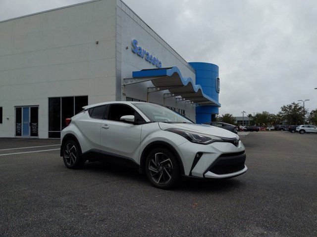 2022 Toyota C-HR XLE