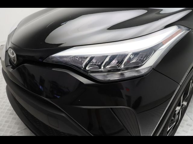 2022 Toyota C-HR XLE