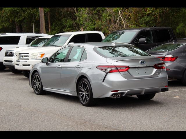 2022 Toyota Camry Hybrid SE