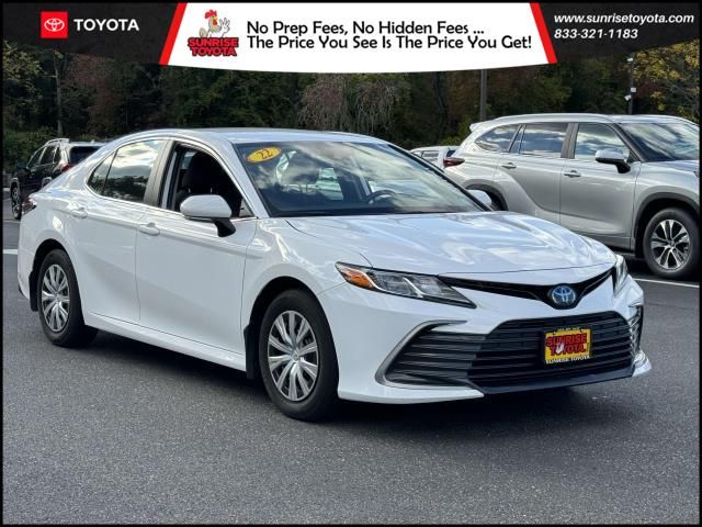 2022 Toyota Camry Hybrid LE