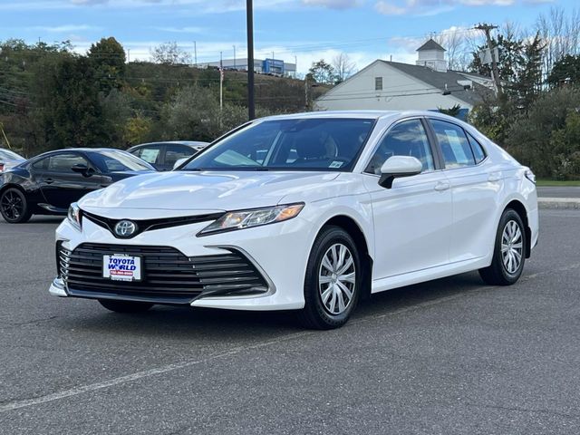 2022 Toyota Camry Hybrid LE