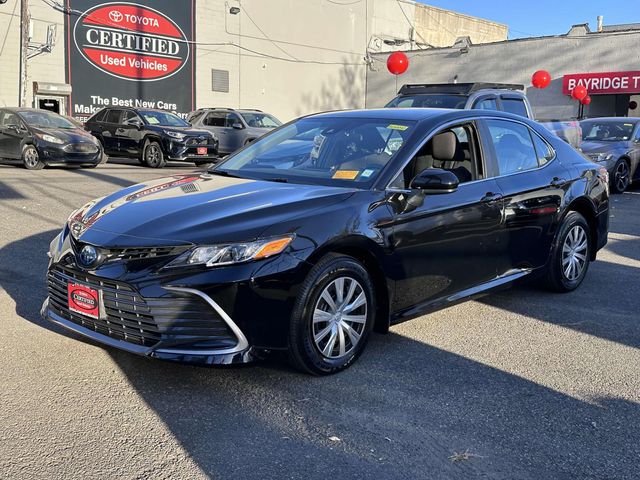 2022 Toyota Camry Hybrid LE