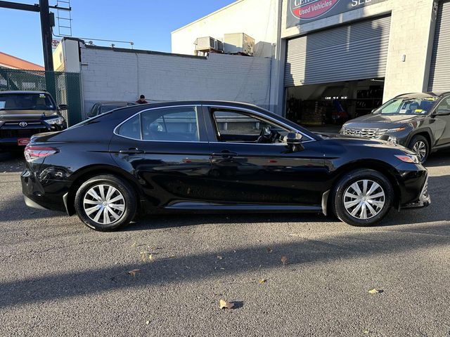 2022 Toyota Camry Hybrid LE