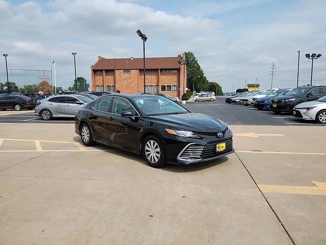 2022 Toyota Camry Hybrid LE