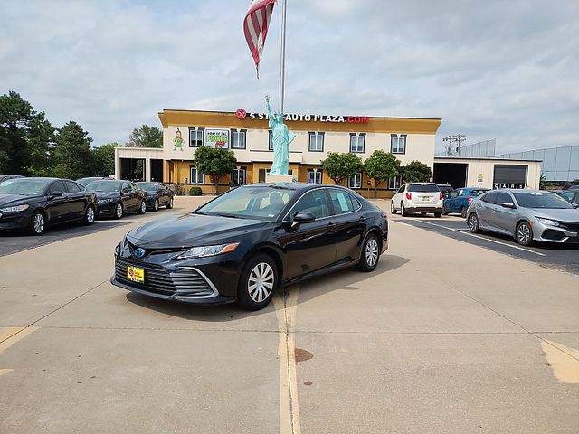 2022 Toyota Camry Hybrid LE