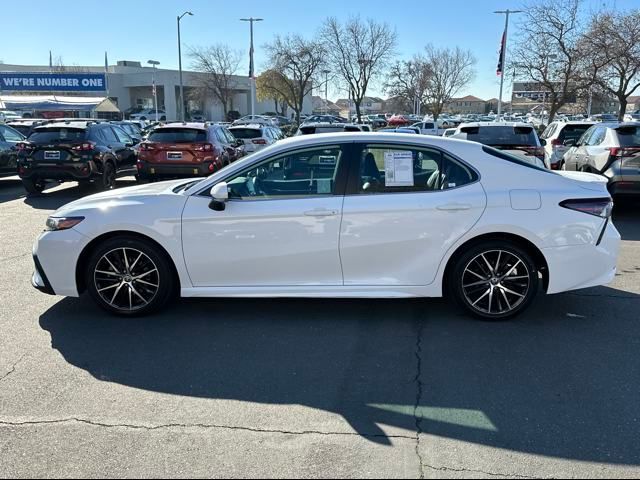 2022 Toyota Camry SE