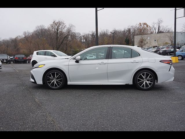 2022 Toyota Camry SE