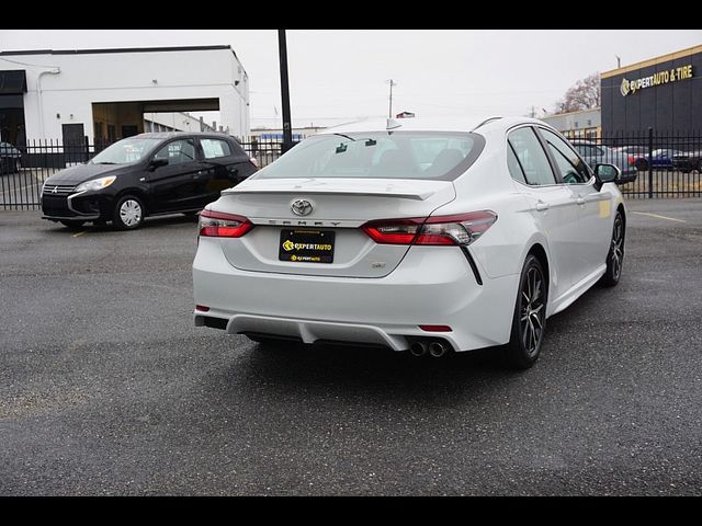 2022 Toyota Camry SE