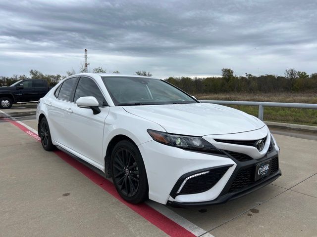 2022 Toyota Camry SE