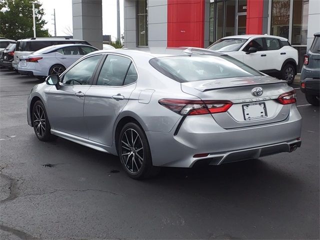 2022 Toyota Camry SE