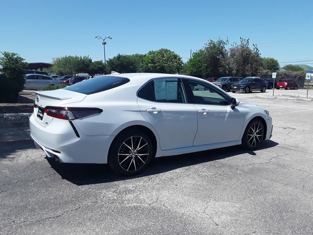 2022 Toyota Camry SE