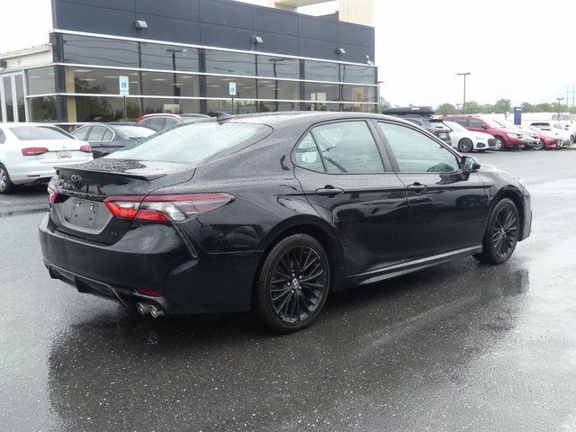 2022 Toyota Camry SE