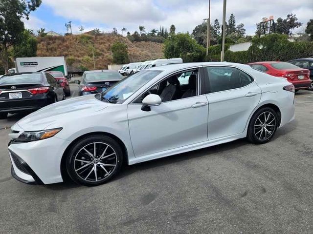 2022 Toyota Camry SE