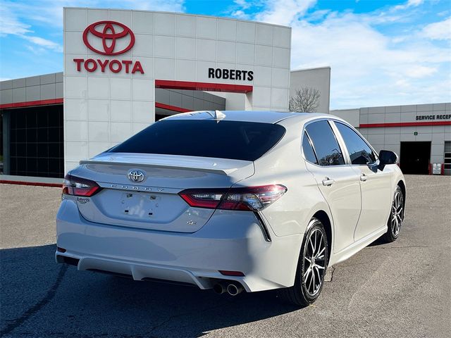 2022 Toyota Camry SE