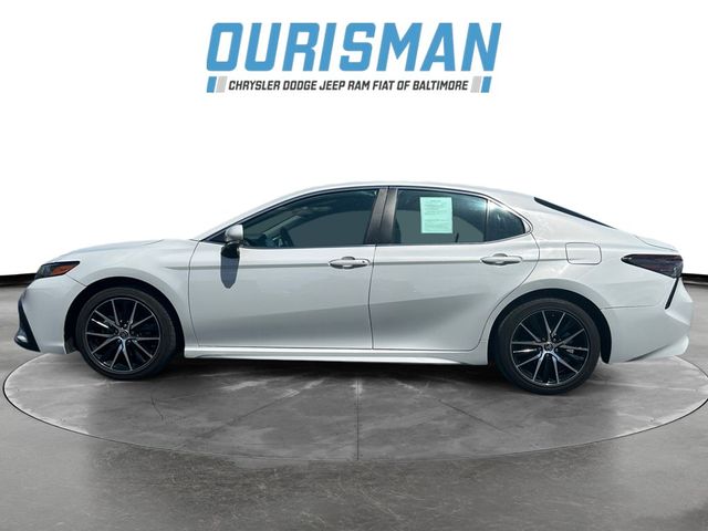 2022 Toyota Camry SE