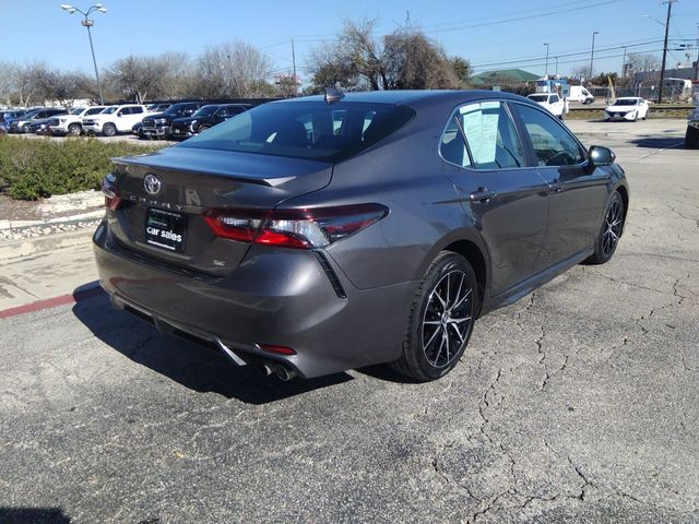 2022 Toyota Camry SE