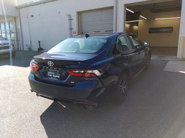 2022 Toyota Camry SE