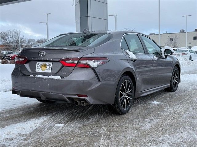 2022 Toyota Camry SE