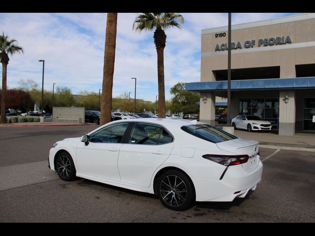 2022 Toyota Camry SE