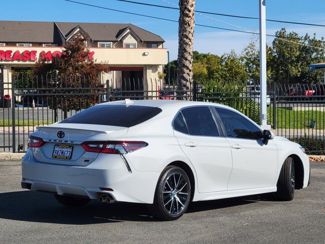 2022 Toyota Camry SE