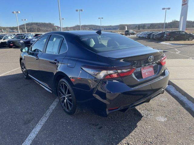 2022 Toyota Camry SE