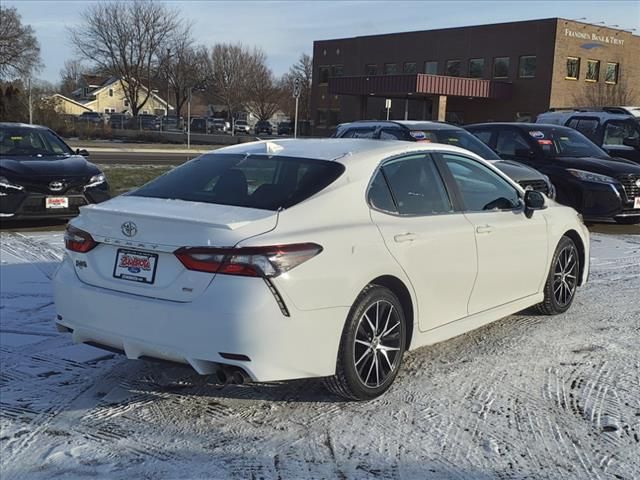 2022 Toyota Camry SE