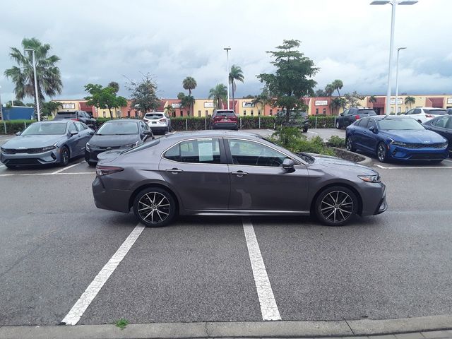 2022 Toyota Camry SE