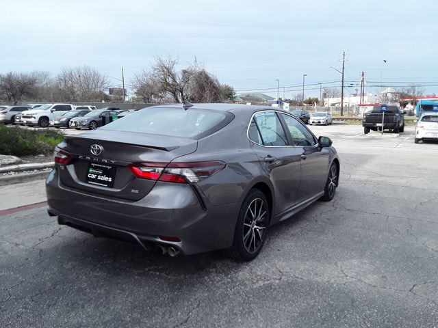 2022 Toyota Camry SE