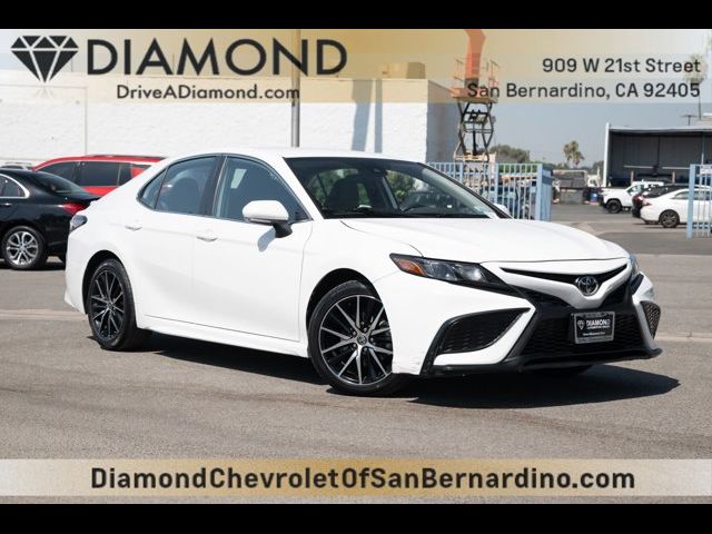 2022 Toyota Camry SE