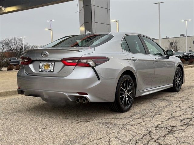 2022 Toyota Camry SE