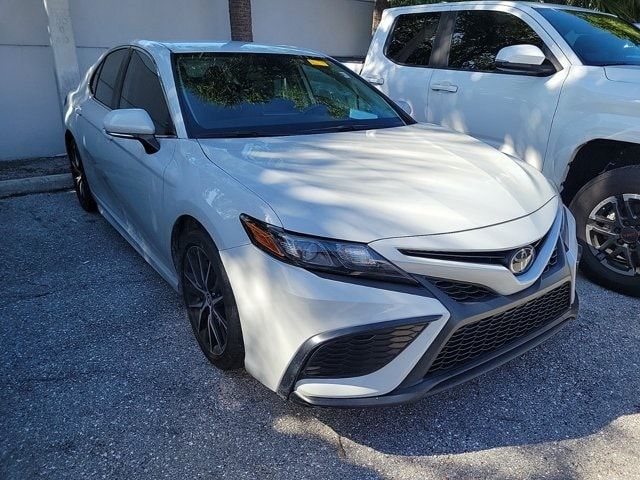 2022 Toyota Camry SE