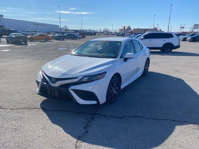 2022 Toyota Camry SE