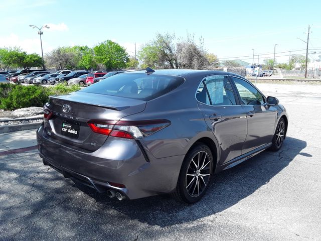 2022 Toyota Camry SE