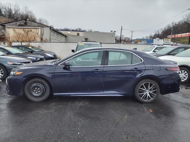 2022 Toyota Camry SE