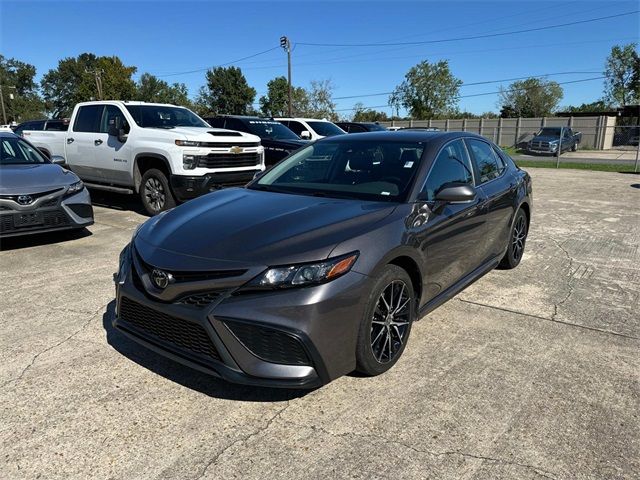 2022 Toyota Camry SE