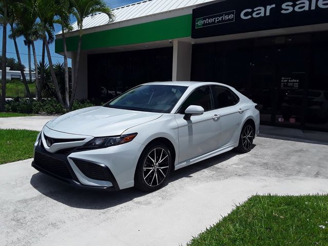 2022 Toyota Camry SE