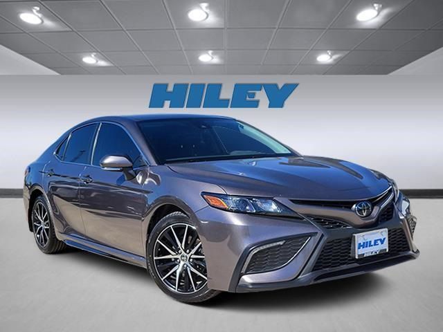 2022 Toyota Camry SE Nightshade