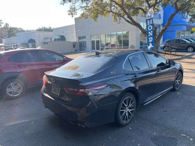 2022 Toyota Camry SE