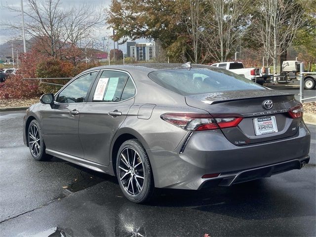 2022 Toyota Camry SE