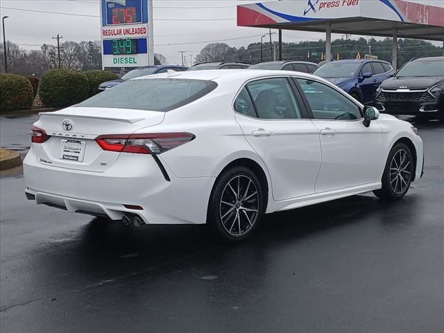 2022 Toyota Camry SE