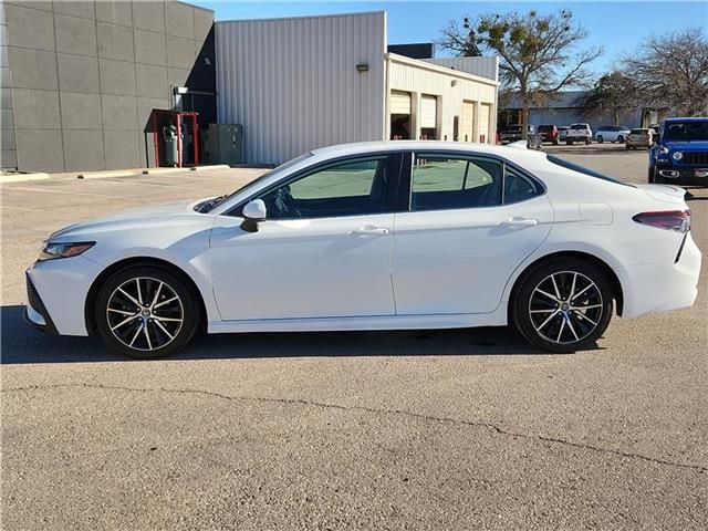 2022 Toyota Camry SE