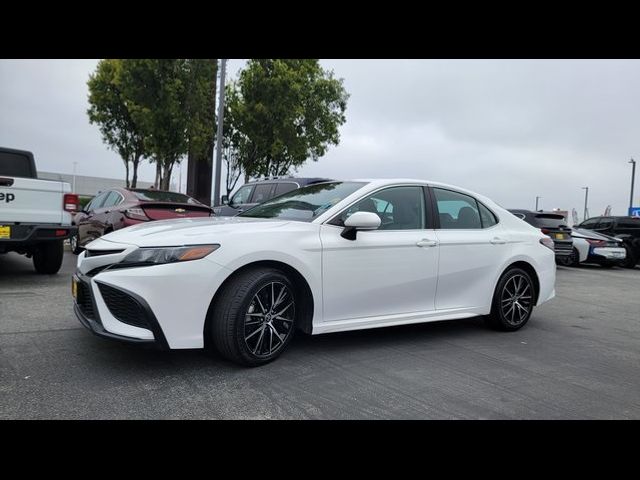 2022 Toyota Camry SE