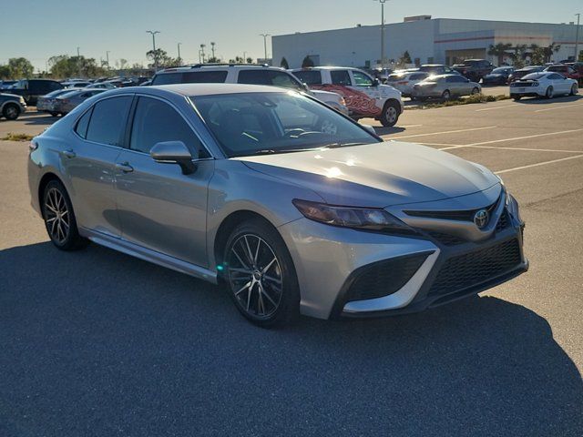 2022 Toyota Camry SE