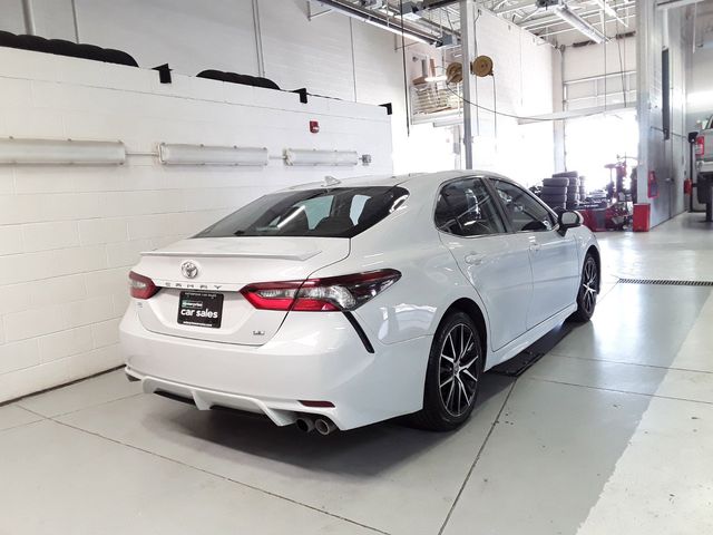 2022 Toyota Camry SE