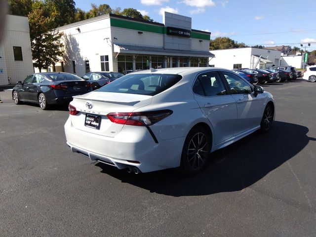 2022 Toyota Camry SE