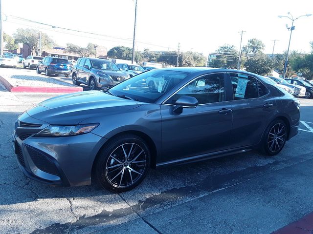 2022 Toyota Camry SE