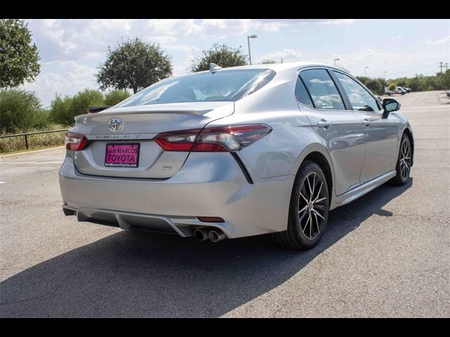 2022 Toyota Camry SE