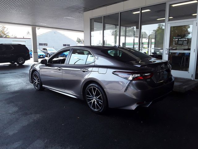 2022 Toyota Camry SE