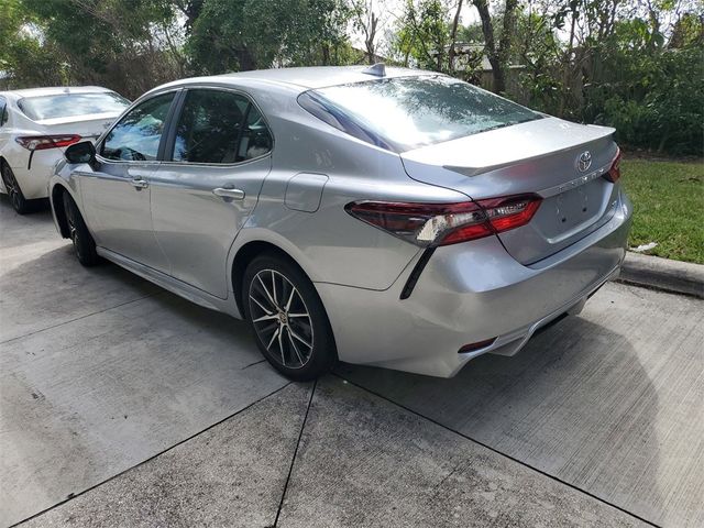 2022 Toyota Camry SE