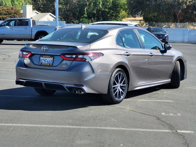 2022 Toyota Camry SE